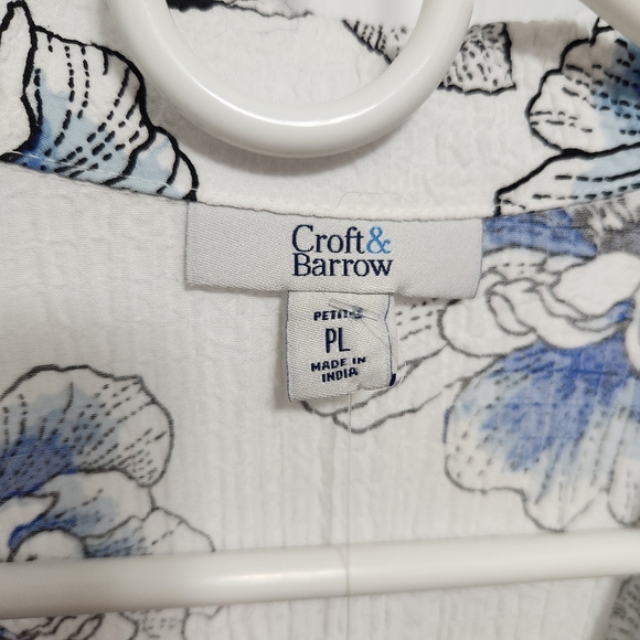 Croft & Barrow Blue Floral Button Down Blouse - Picture 4 of 6